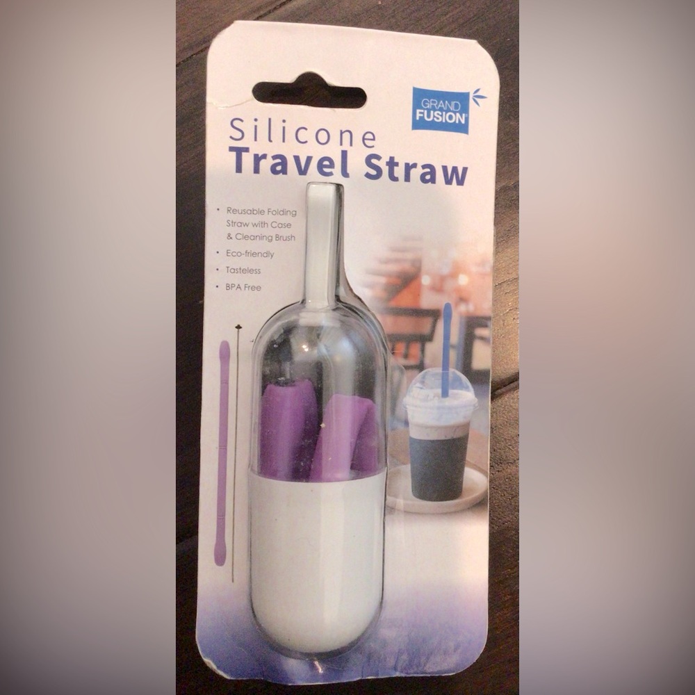 Grand Fusion Foldable Silicone Travel Straw and Brush